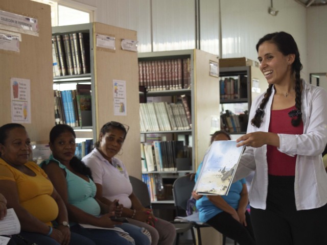 Taller de promoción de lectura con madres comunitarias del ICBF